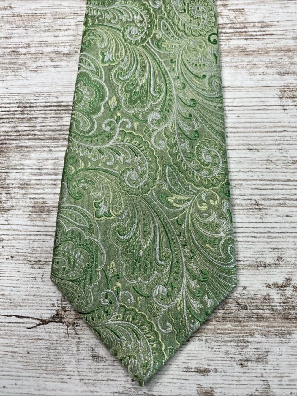 Geoffrey Beene Men’s Green Sage Paisley Silk Blend Classic Necktie 58x3.25